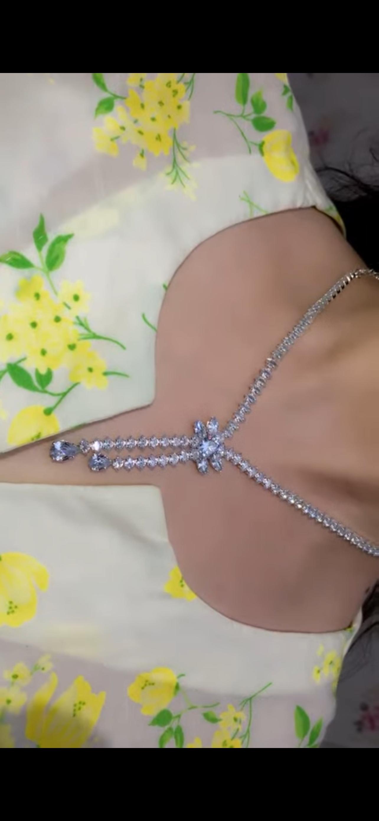 PENDANT WITH EARRINGS